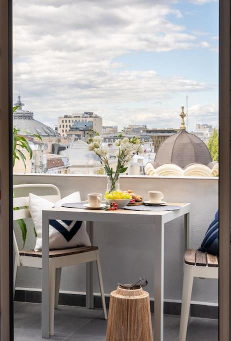 부쿠레슈티 Stunning Views 2Br Midtown Flat - Charming Balcony 아파트 외부 사진
