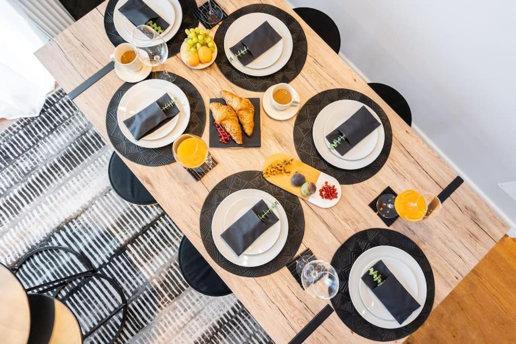 부쿠레슈티 Stunning Views 2Br Midtown Flat - Charming Balcony 아파트 외부 사진