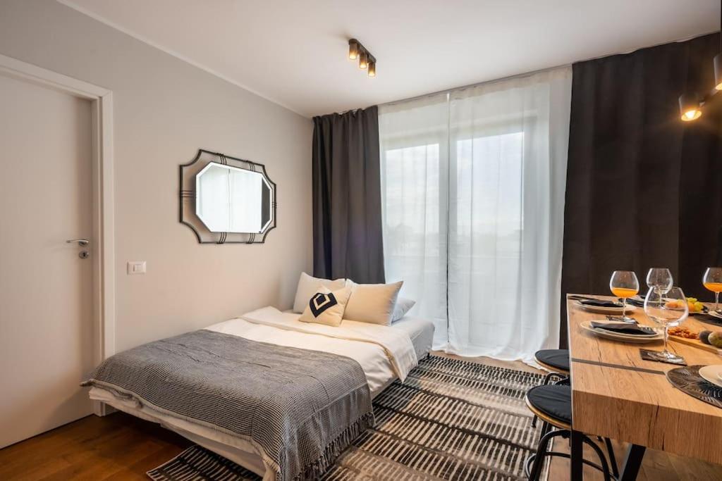 부쿠레슈티 Stunning Views 2Br Midtown Flat - Charming Balcony 아파트 외부 사진