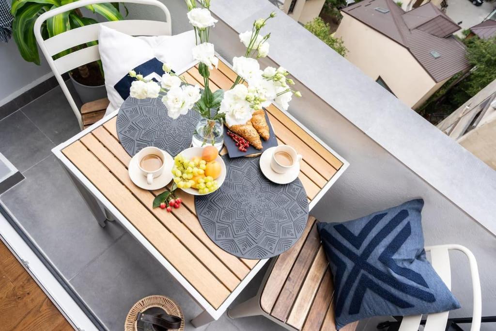 부쿠레슈티 Stunning Views 2Br Midtown Flat - Charming Balcony 아파트 외부 사진