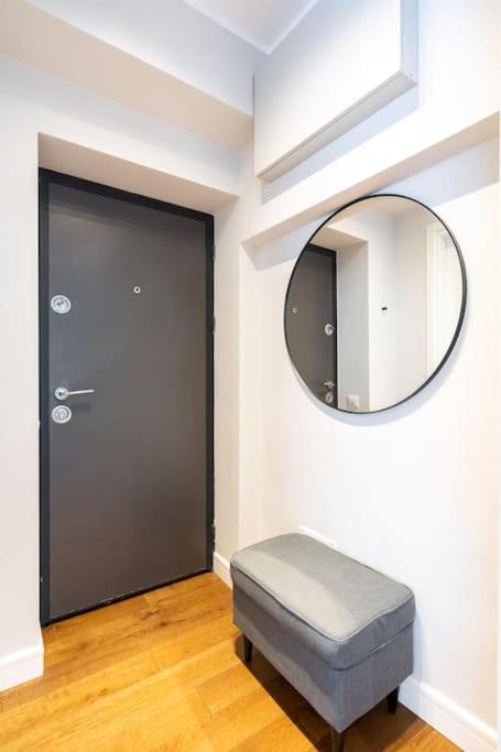 부쿠레슈티 Stunning Views 2Br Midtown Flat - Charming Balcony 아파트 외부 사진